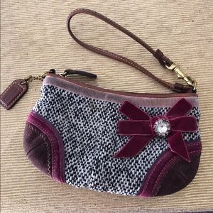 Coach Wristlet (can be converted to mini-bag) 👛